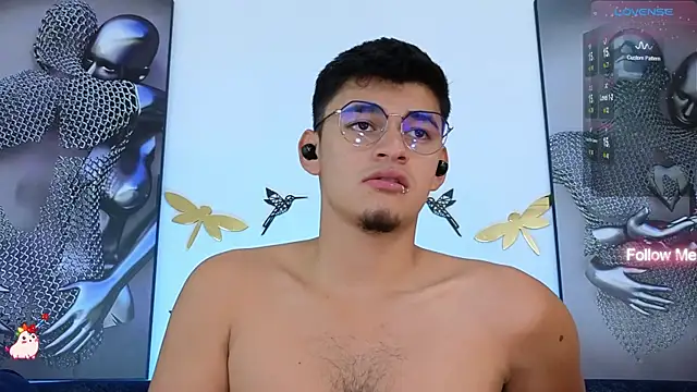 Snapshot of VikoHands chatting on 02-13-25, 11:26 VikoHands online show from 02-13-25, 11:26