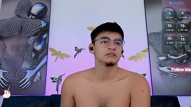 Snapshot of VikoHands chatting on 02-22-25, 07:01 VikoHands online show from 02-22-25, 07:01