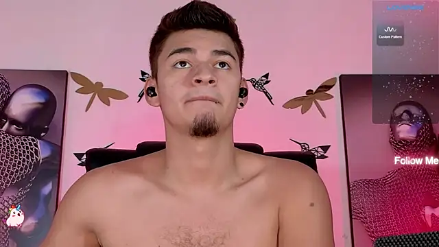 Snapshot of VikoHands chatting on 03-18-25, 01:21 VikoHands online show from 03-18-25, 01:21