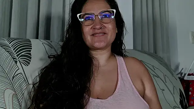 DeesseLuxure online show from 04-15-26, 05:14