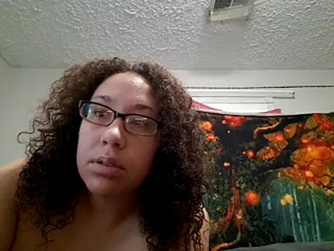 Snapshot of Theplayfulbbw chatting on 07-10-26, 04:31 Theplayfulbbw online show from 07-10-26, 04:31