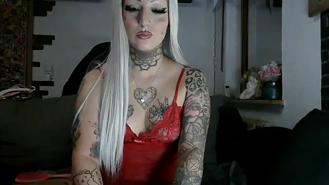 Snapshot of RoxxyInk chatting on 02-11-26, 12:37 RoxxyInk online show from 02-11-26, 12:37