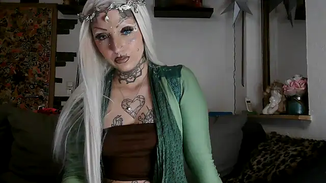 Snapshot of RoxxyInk chatting on 02-14-26, 12:07 RoxxyInk online show from 02-14-26, 12:07