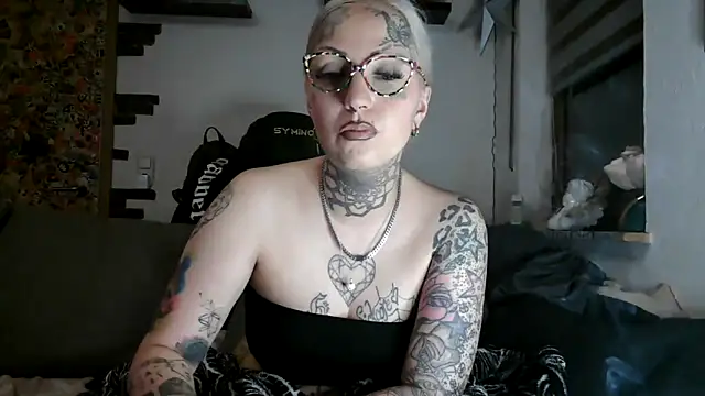 RoxxyInk online show from 04-26-26, 11:24