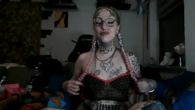 RoxxyInk online show from 06-13-26, 01:03