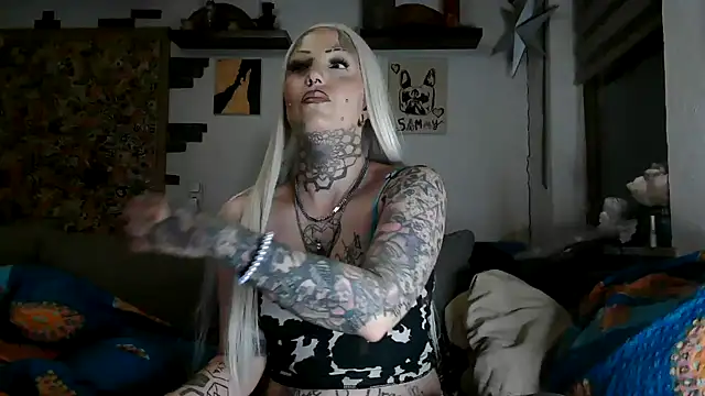 RoxxyInk online show from 06-15-26, 09:17