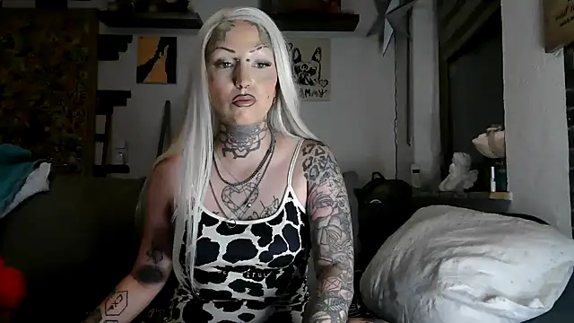 RoxxyInk online show from 07-01-26, 10:31