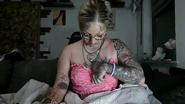 RoxxyInk online show from 07-20-26, 02:59