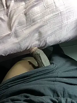 Snapshot of Curvy_conda chatting on 03-14-25, 01:27 Curvy conda online show from 03-14-25, 01:27