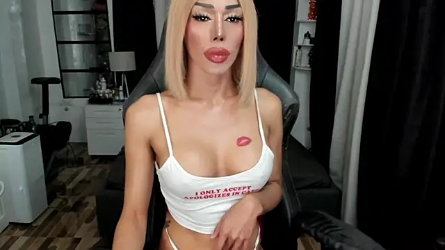 Forever MissCandace online show from 05-26-26, 07:37