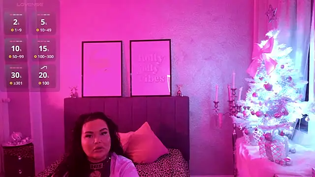 Snapshot of _MelinaCurves_ chatting on 12-17-24, 10:32 MelinaCurves online show from 12-17-24, 10:32