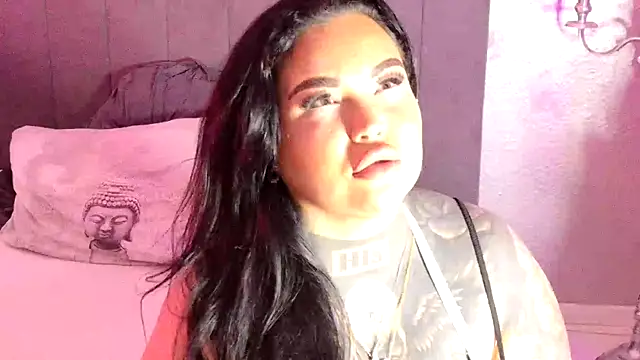 Snapshot of _MelinaCurves_ chatting on 02-21-25, 09:22 MelinaCurves online show from 02-21-25, 09:22