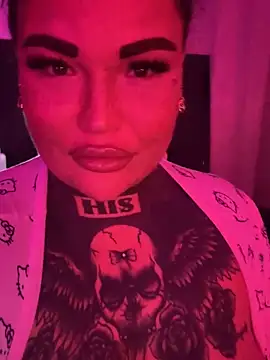 Snapshot of _MelinaCurves_ chatting on 03-11-25, 08:53 MelinaCurves online show from 03-11-25, 08:53