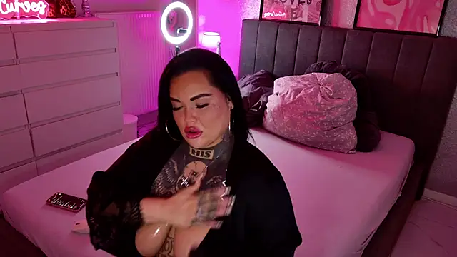 Snapshot of _MelinaCurves_ chatting on 03-14-25, 11:00 MelinaCurves online show from 03-14-25, 11:00