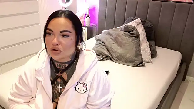 Snapshot of _MelinaCurves_ chatting on 03-15-25, 10:55 MelinaCurves online show from 03-15-25, 10:55