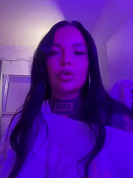 Snapshot of _MelinaCurves_ chatting on 09-13-25, 09:14 MelinaCurves online show from 09-13-25, 09:14