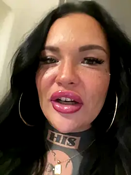 Snapshot of _MelinaCurves_ chatting on 09-19-25, 07:03 MelinaCurves online show from 09-19-25, 07:03