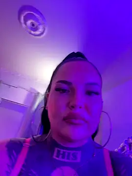 Snapshot of _MelinaCurves_ chatting on 09-20-25, 09:05 MelinaCurves online show from 09-20-25, 09:05