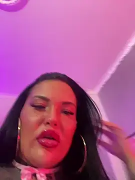 Snapshot of _MelinaCurves_ chatting on 09-21-25, 07:59 MelinaCurves online show from 09-21-25, 07:59