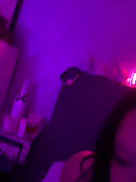 Snapshot of _MelinaCurves_ chatting on 09-25-25, 08:01 MelinaCurves online show from 09-25-25, 08:01