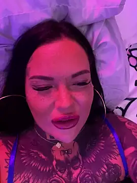 Snapshot of _MelinaCurves_ chatting on 09-30-25, 08:47 MelinaCurves online show from 09-30-25, 08:47