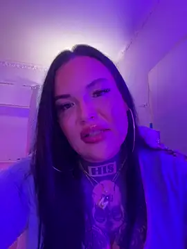 Snapshot of _MelinaCurves_ chatting on 10-04-25, 09:24 MelinaCurves online show from 10-04-25, 09:24