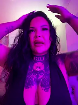 Snapshot of _MelinaCurves_ chatting on 10-08-25, 09:45 MelinaCurves online show from 10-08-25, 09:45