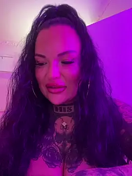 Snapshot of _MelinaCurves_ chatting on 10-10-25, 09:14 MelinaCurves online show from 10-10-25, 09:14