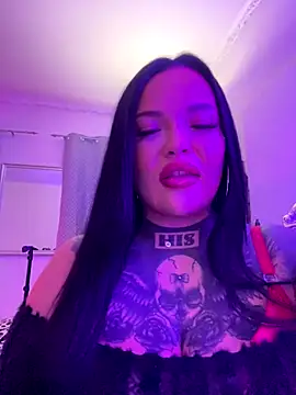 Snapshot of _MelinaCurves_ chatting on 11-23-25, 09:25 MelinaCurves online show from 11-23-25, 09:25