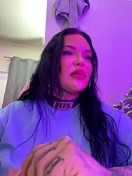 Snapshot of _MelinaCurves_ chatting on 11-30-25, 08:02 MelinaCurves online show from 11-30-25, 08:02