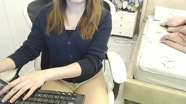 Snapshot of Hanako_love chatting on 03-06-25, 04:28 Hanako love online show from 03-06-25, 04:28