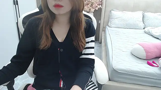 Snapshot of Hanako_love chatting on 11-02-25, 03:36 Hanako love online show from 11-02-25, 03:36