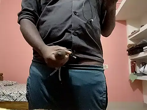 Snapshot of Aneesh007m chatting on 10-30-25, 05:57 Aneesh007m online show from 10-30-25, 05:57