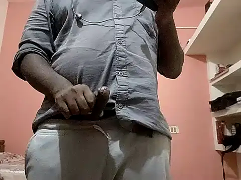 Snapshot of Aneesh007m chatting on 11-17-25, 06:03 Aneesh007m online show from 11-17-25, 06:03