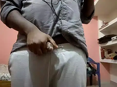 Snapshot of Aneesh007m chatting on 01-12-26, 06:02 Aneesh007m online show from 01-12-26, 06:02