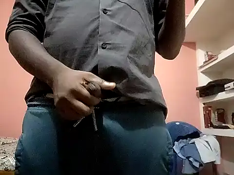 Snapshot of Aneesh007m chatting on 02-23-26, 07:33 Aneesh007m online show from 02-23-26, 07:33