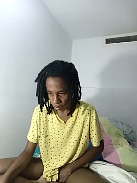 Snapshot of africa_deluxe chatting on 12-20-25, 10:00 africa deluxe online show from 12-20-25, 10:00