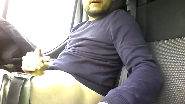 Snapshot of Menic0n chatting on 02-18-26, 02:57 Menic0n online show from 02-18-26, 02:57