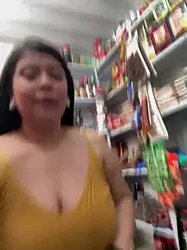 Snapshot of emilyjohanson chatting on 12-17-25, 03:51 emilyjohanson online show from 12-17-25, 03:51