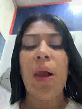 Snapshot of emilyjohanson chatting on 02-16-26, 04:58 emilyjohanson online show from 02-16-26, 04:58