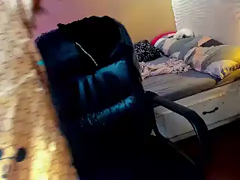 HOTnWILDalice online show from 03-10-25, 01:56