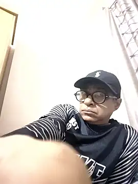 Snapshot of iamkahn_44 chatting on 01-13-26, 08:03 iamkahn 44 online show from 01-13-26, 08:03