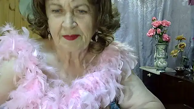 Snapshot of Emma52610 chatting on 06-11-26, 05:55 Emma52610 online show from 06-11-26, 05:55