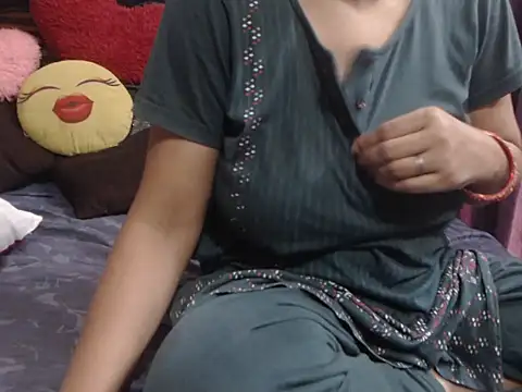 Snapshot of prettyindiandoll chatting on 05-07-26, 03:56 prettyindiandoll online show from 05-07-26, 03:56