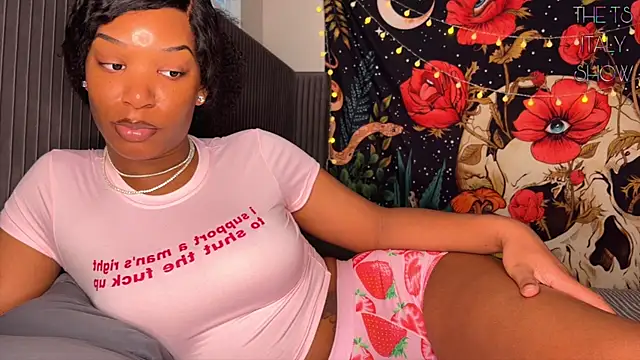 Snapshot of ItalyNayoir chatting on 01-03-25, 08:43 ItalyNayoir online show from 01-03-25, 08:43