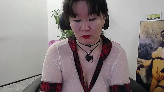 Snapshot of Akira_xx chatting on 11-21-25, 02:32 Akira xx online show from 11-21-25, 02:32