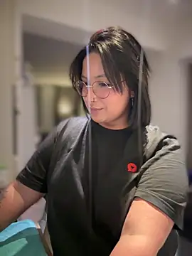 DannaaMeliza online show from 12-13-24, 05:54