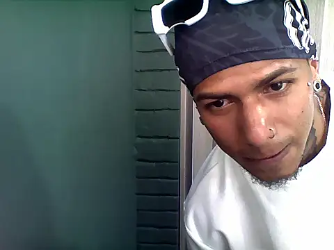 Snapshot of Tiodorovenoso chatting on 03-10-26, 05:29 Tiodorovenoso online show from 03-10-26, 05:29