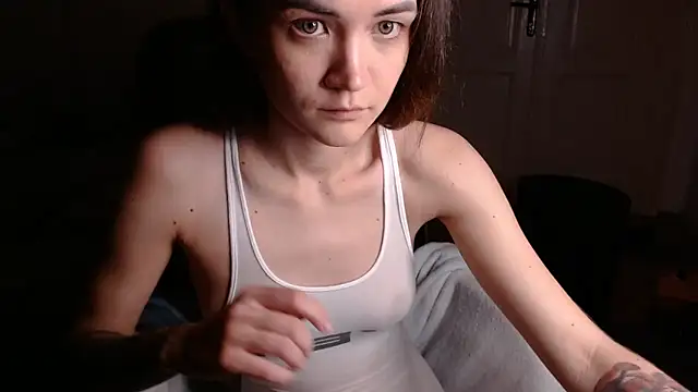 Snapshot of EvelynGG chatting on 12-19-24, 01:40 EvelynGG online show from 12-19-24, 01:40