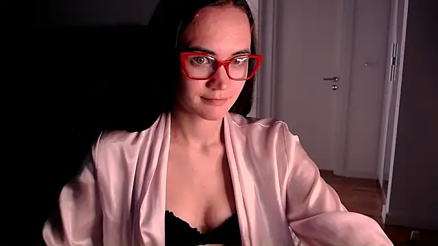 Snapshot of EvelynGG chatting on 05-25-26, 01:50 EvelynGG online show from 05-25-26, 01:50